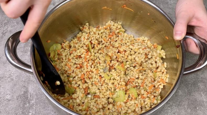 Готую незвичайний "Рибний" розсольник з тріскою: вариться всього за годину і неймовірно смачний