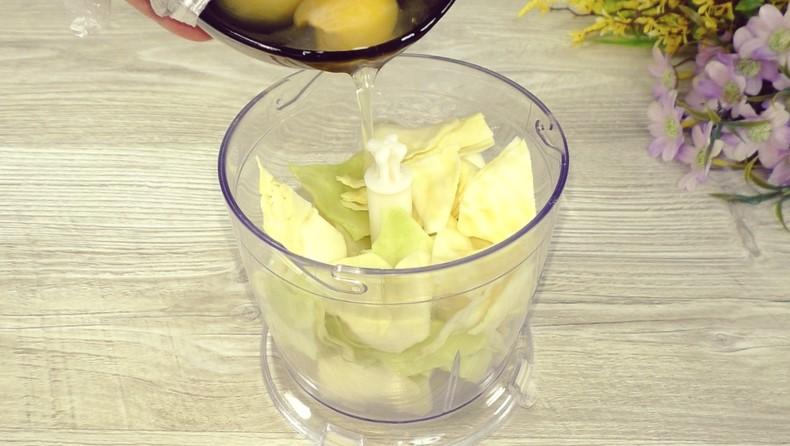 Млинці з капусти, готую зазвичай подвійну порцію, інакше не вистачає