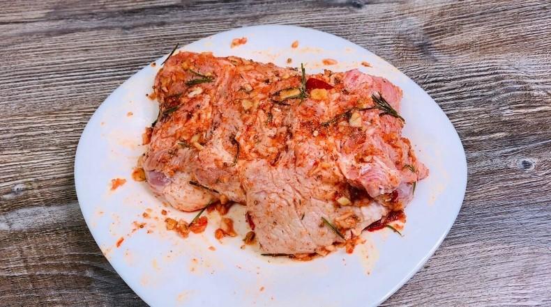 Ароматна та соковита домашня буженина на святковий стіл. Поділяюсь рецептом