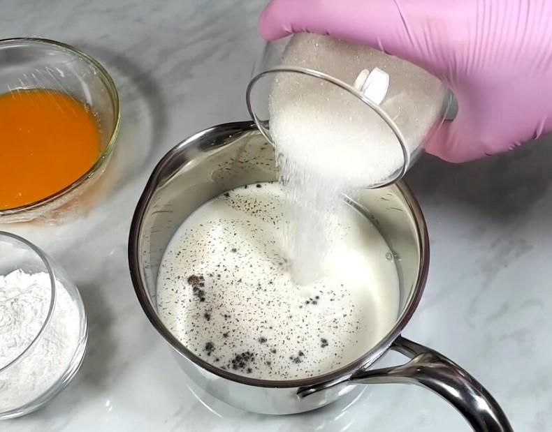 Класичний заварний крем Патісьєр. Широко використовується для приготування тортів та десертів