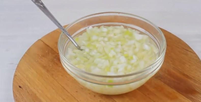 Зробила салат і взяла з собою у гості: усі без винятку попросили добавки