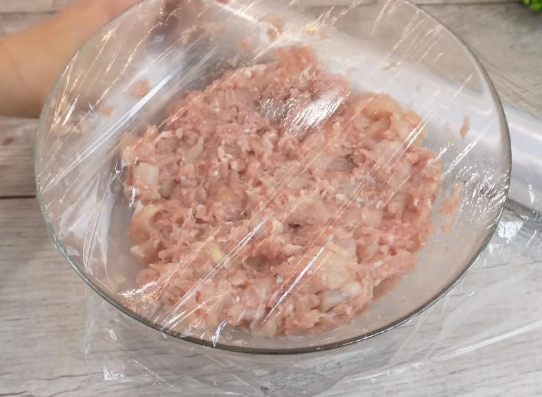 Ковбаса домашня "без клопоту": вигода очевидна, виходить смачніша за магазинну