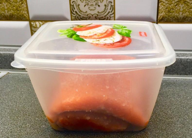 Знайомий кухар розкрив рецепт найсмачнішого засолювання риби