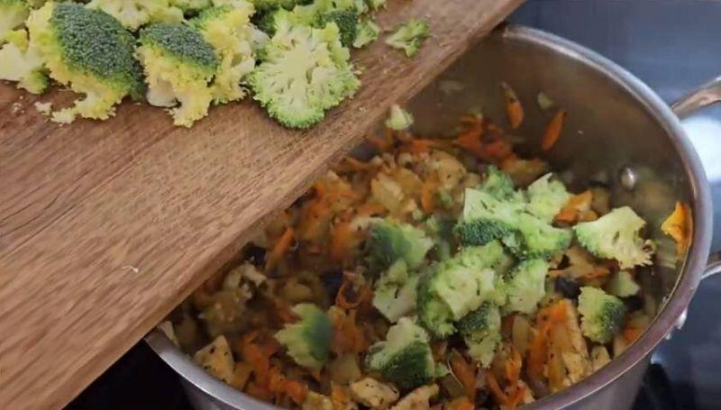 Що може бути корисніше смачного овочевого супу з куркою