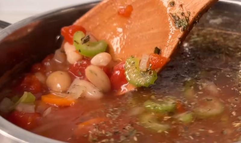 Моя сусідка дала рецепт фантастичного квасолевого супу