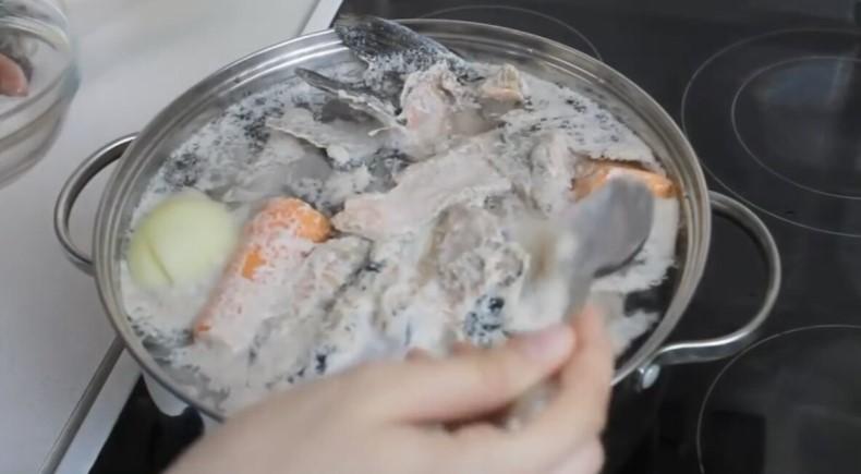 Коли немає м'яса та часу, варю суп із "заморозки"