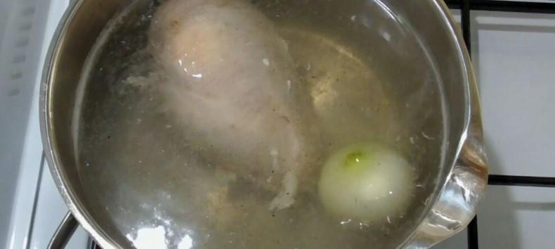 Суп із галушками, люблю його з дитинства і готую до цього дня