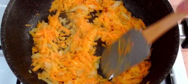 Суп із галушками, люблю його з дитинства і готую до цього дня