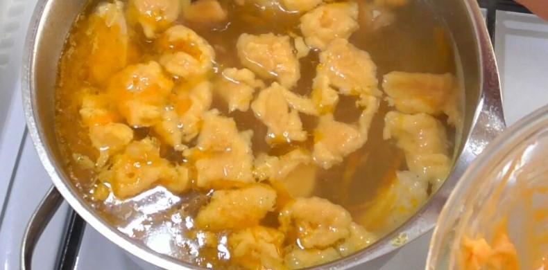 Суп із галушками, люблю його з дитинства і готую до цього дня