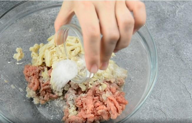 Соковиті та ніжні котлети на святковий стіл