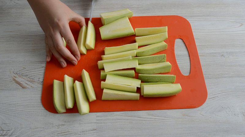 Без краплі олії. Хрусткі кабачкові палички за 25 хвилин