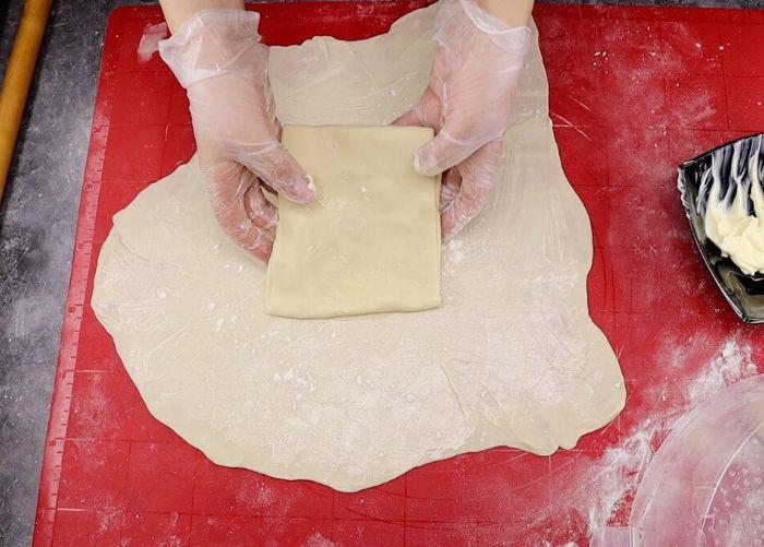 Тільки кип'яток і борошно: часто готую такі коржі замість хліба