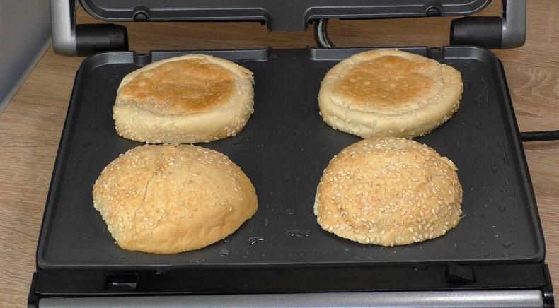 Домашні чізбургери з куркою на швидку руку: це неймовірно смачно