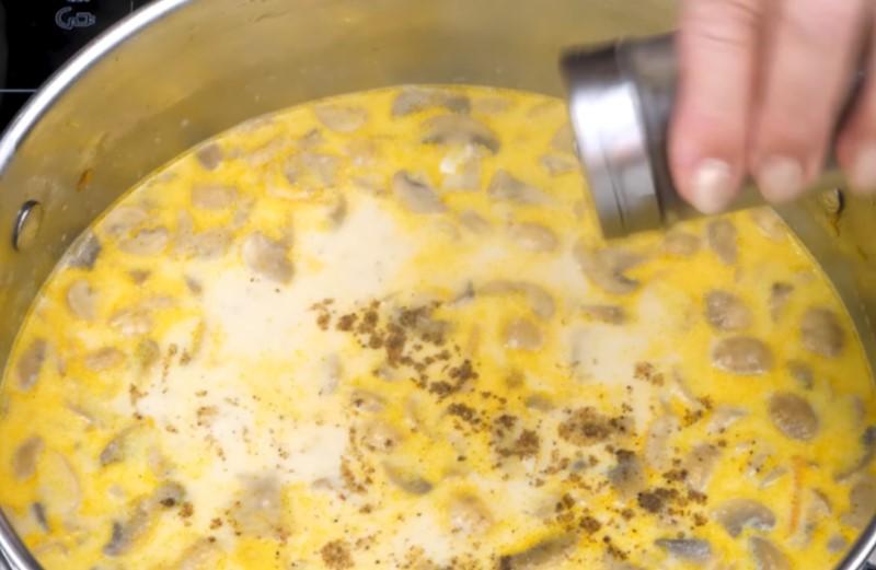 Ситна страва навіть без м'яса. Один із найулюбленіших рецептів грибного супу