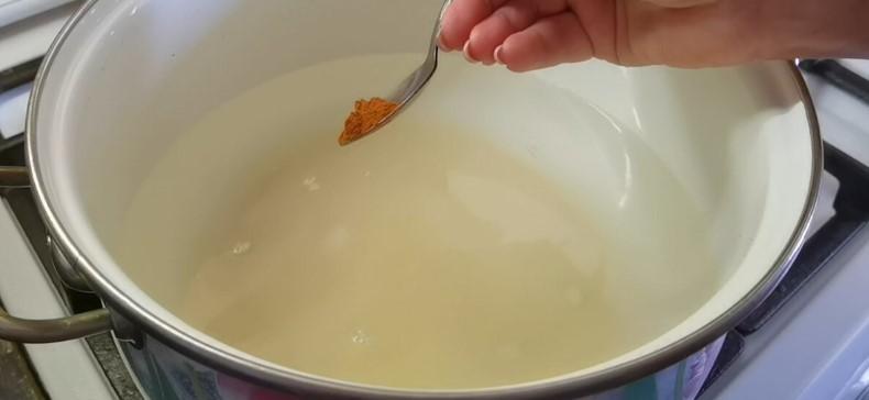 Для цього рецепту хрумких маринованих кабачків підійдуть навіть переспілі кабачки