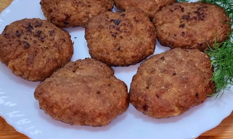 Вік живи і вік вчися: перемішала манку з фаршем і отримала гору смакоти