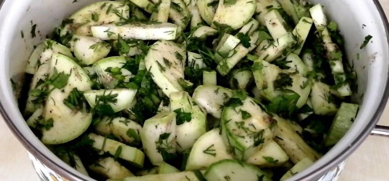 Ще один дуже простий рецепт смачних кабачків "Грибочки" на зиму і зараз поїсти