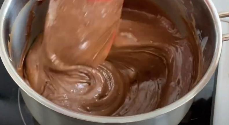 Шоколадний десерт без випічки із двох інгредієнтів
