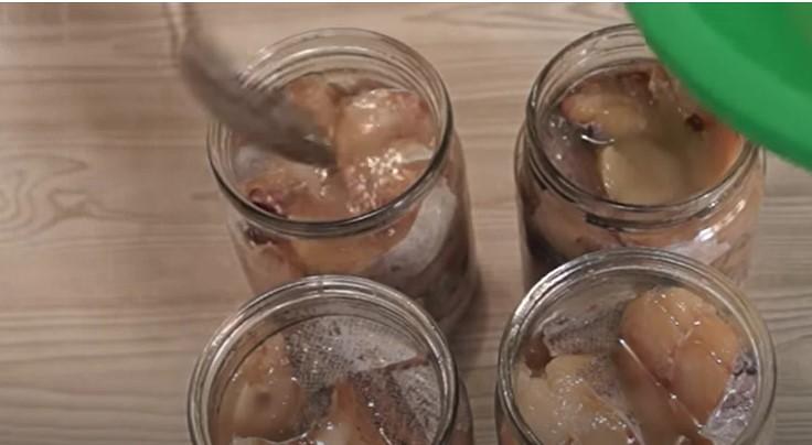 Рибні консерви готую сама. І не потрібні спеціальні пристрої