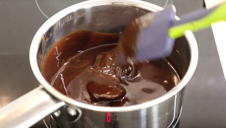 Шоколадний пиріг або Брауні з сиром та малиною. Відмінне поєднання смаків