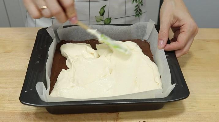 Шоколадний пиріг або Брауні з сиром та малиною. Відмінне поєднання смаків