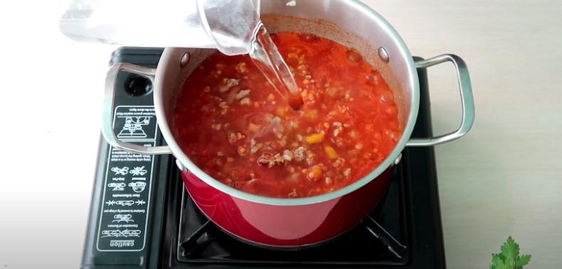 Густий томатний суп з фаршем та сочевицею