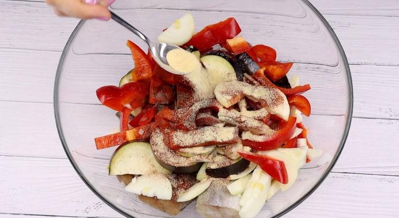 Соковитий минтай з овочами. Смачнішої риби я не їла