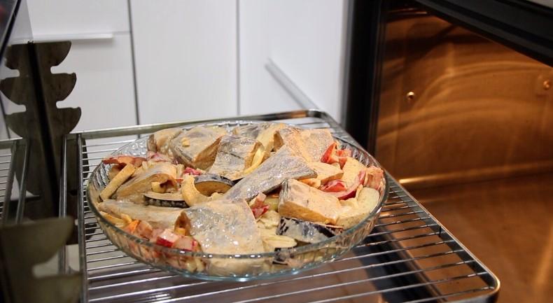 Соковитий минтай з овочами. Смачнішої риби я не їла