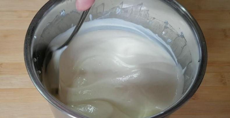 Шалено смачний десерт. Рецепт міні чизкейків з білою шоколадною глазур'ю