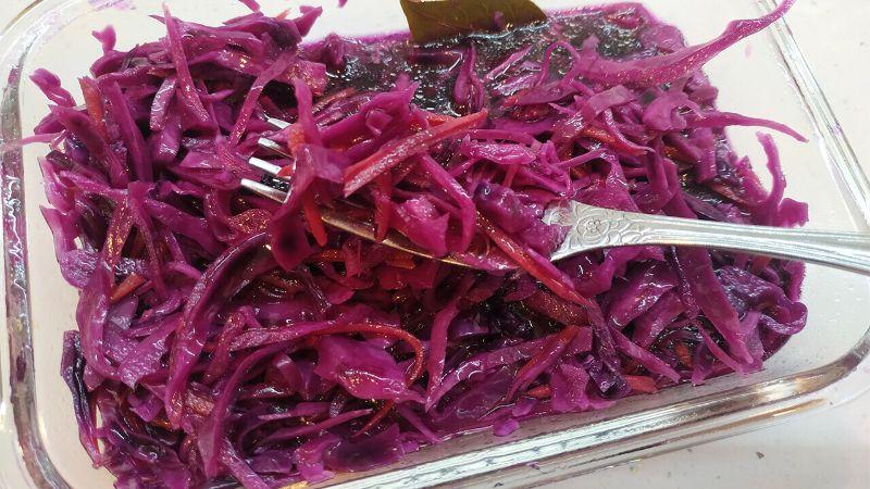 Швидка маринована капуста. Хрумка, соковита і дуже смачна