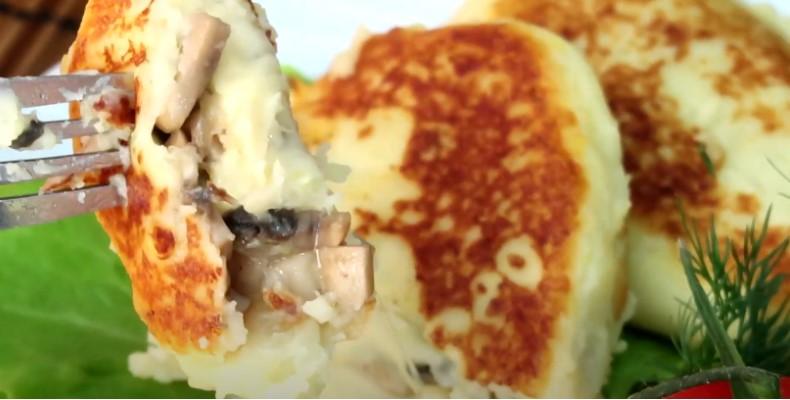 Картопляні зрази з грибами та сиром. Смачний обід для всієї родини