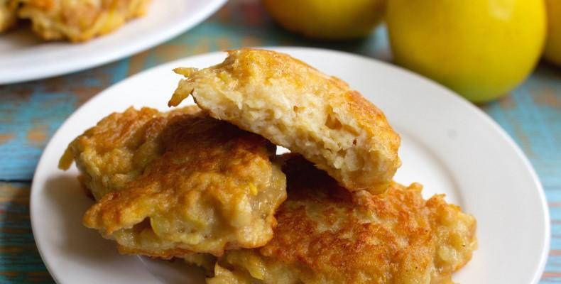 Швидкі яблучні оладки до чаю