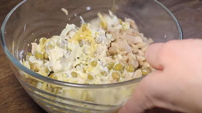 Моя бабуся готує цей салат замість звичного олів'є. Легкий варіант на свята