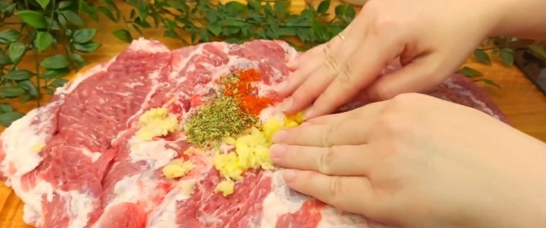 Рецепт м'ясного рулету в духовці. Отримуємо смачне м'ясо