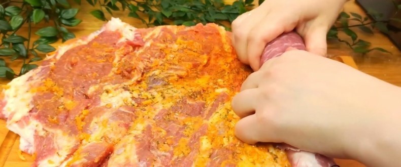 Рецепт м'ясного рулету в духовці. Отримуємо смачне м'ясо