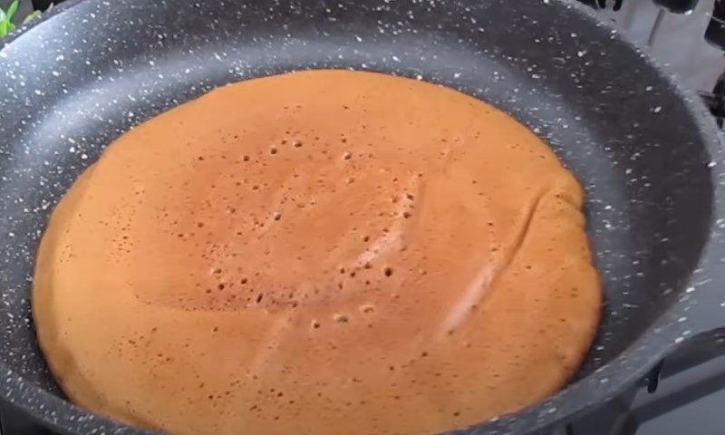 Кавово-банановий млинцевий торт