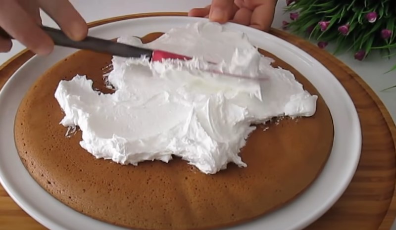 Кавово-банановий млинцевий торт