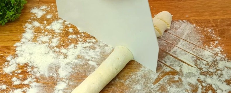 З таким сніданком, будь-який ранок - добрий. Рецепт ніжних "ледачих" вареників із сиром