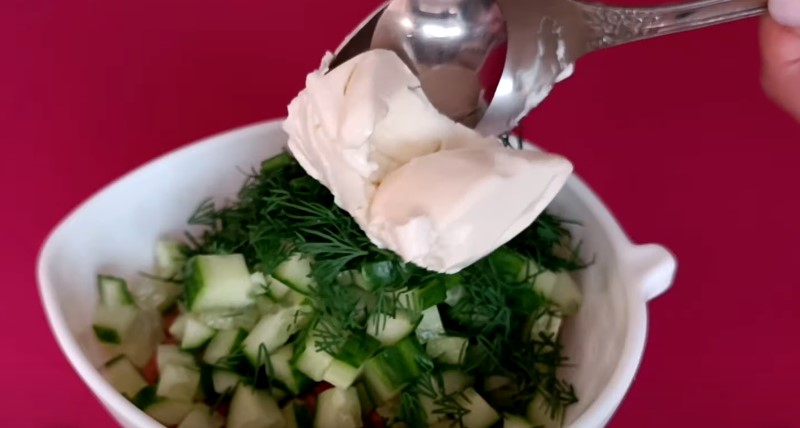 Дуже швидкий та смачний варіант закуски "салат на багеті"