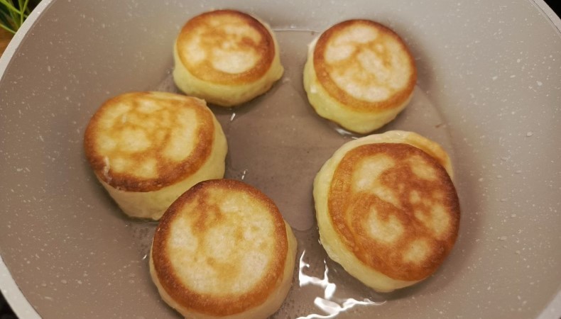 Рецепт пишних оладок. Не опадають після випічки, не жирні