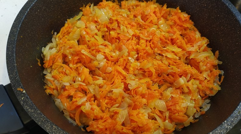 Суп із сочевицею та фрикадельками: гармонійне поєднання та глибокий смак