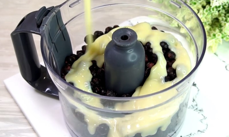 Замість морозива готую десерт із заморожених ягід