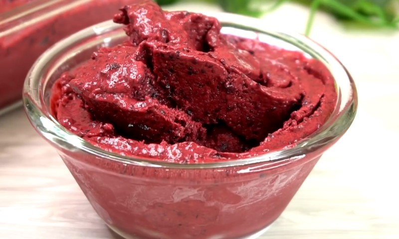 Замість морозива готую десерт із заморожених ягід