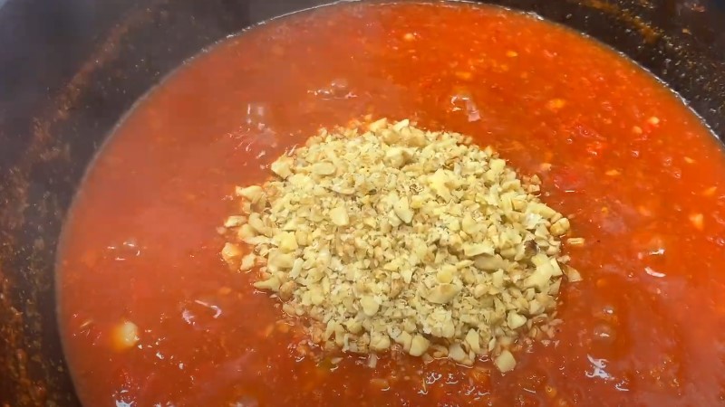 10 рецептів сацебелі на зиму, які обов'язково здивують