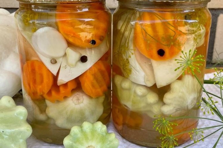 Патисони як грузді з цибулею та морквою