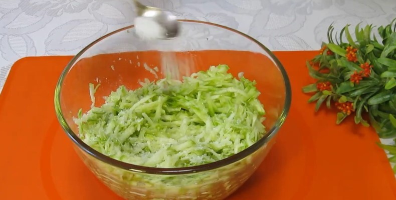 Соковиті котлети з кабачками. Навіть не сумнівайтеся, що це ніжно та смачно