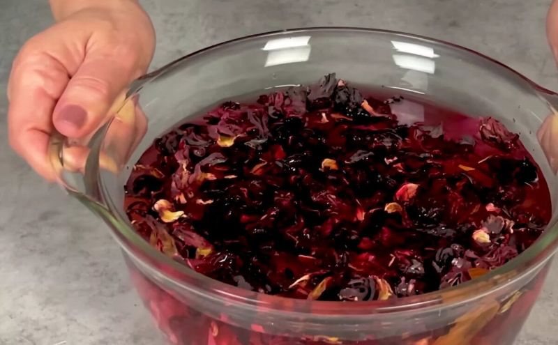 Яскраві традиції: як зробити барвисті яйця без хімії