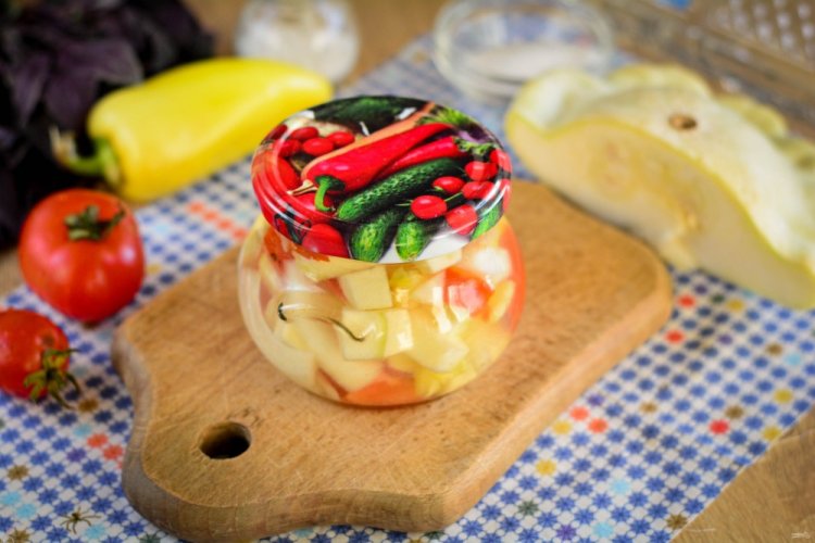 Салат із патисонів з овочами на зиму без стерилізації