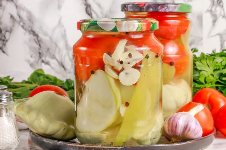 Патисони з помідорами на зиму без стерилізації