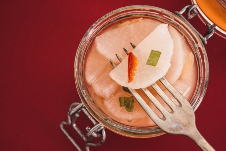 Дайкон на зиму: 5 чудових рецептів, які захочеться готувати знову і знову